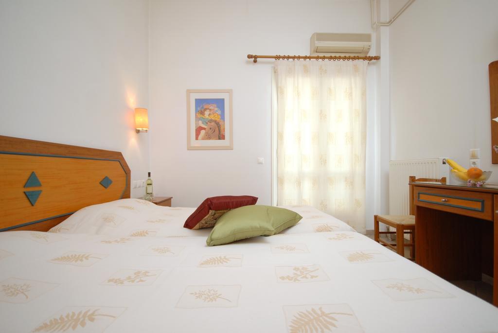 Barbouni Hotel&Studios Naxos City Esterno foto